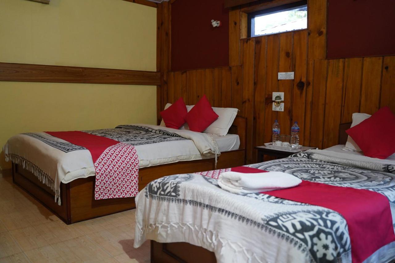 Chitwan Riverside Resort Sauraha Eksteriør bilde