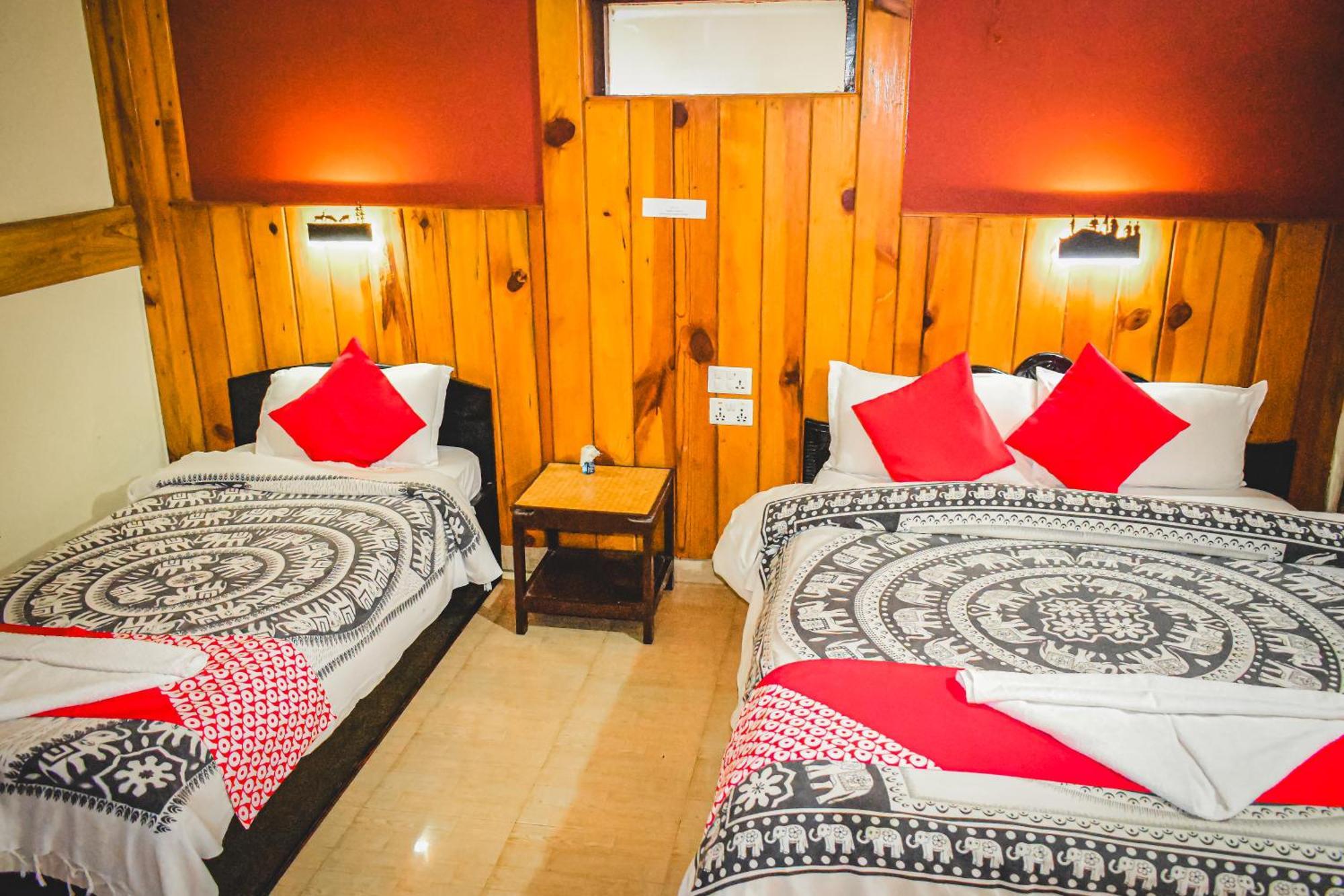 Chitwan Riverside Resort Sauraha Eksteriør bilde