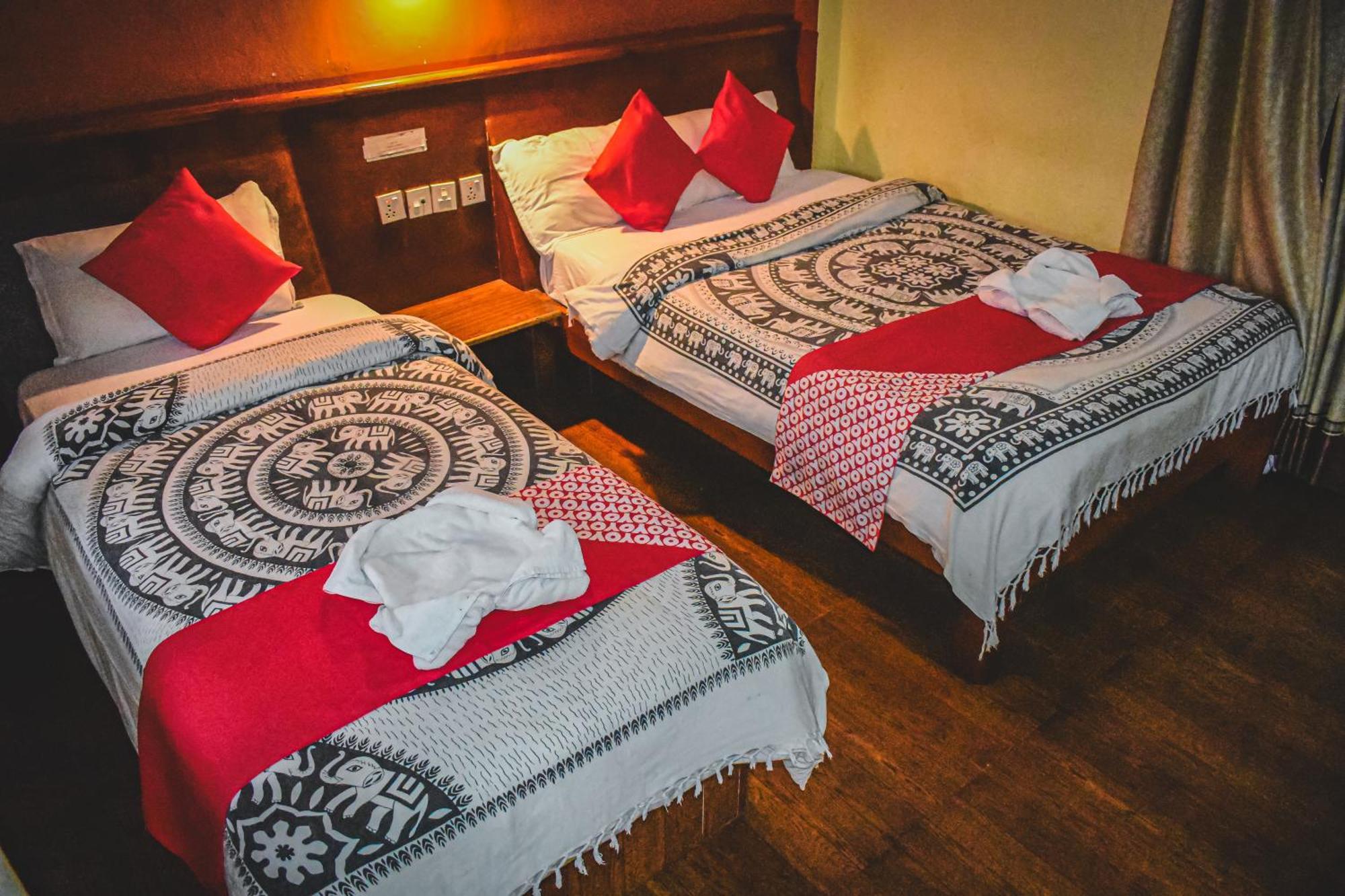 Chitwan Riverside Resort Sauraha Eksteriør bilde