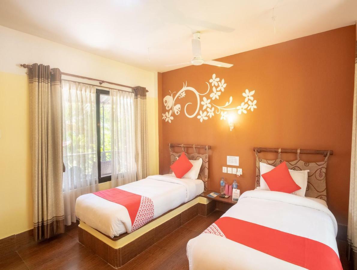 Chitwan Riverside Resort Sauraha Eksteriør bilde