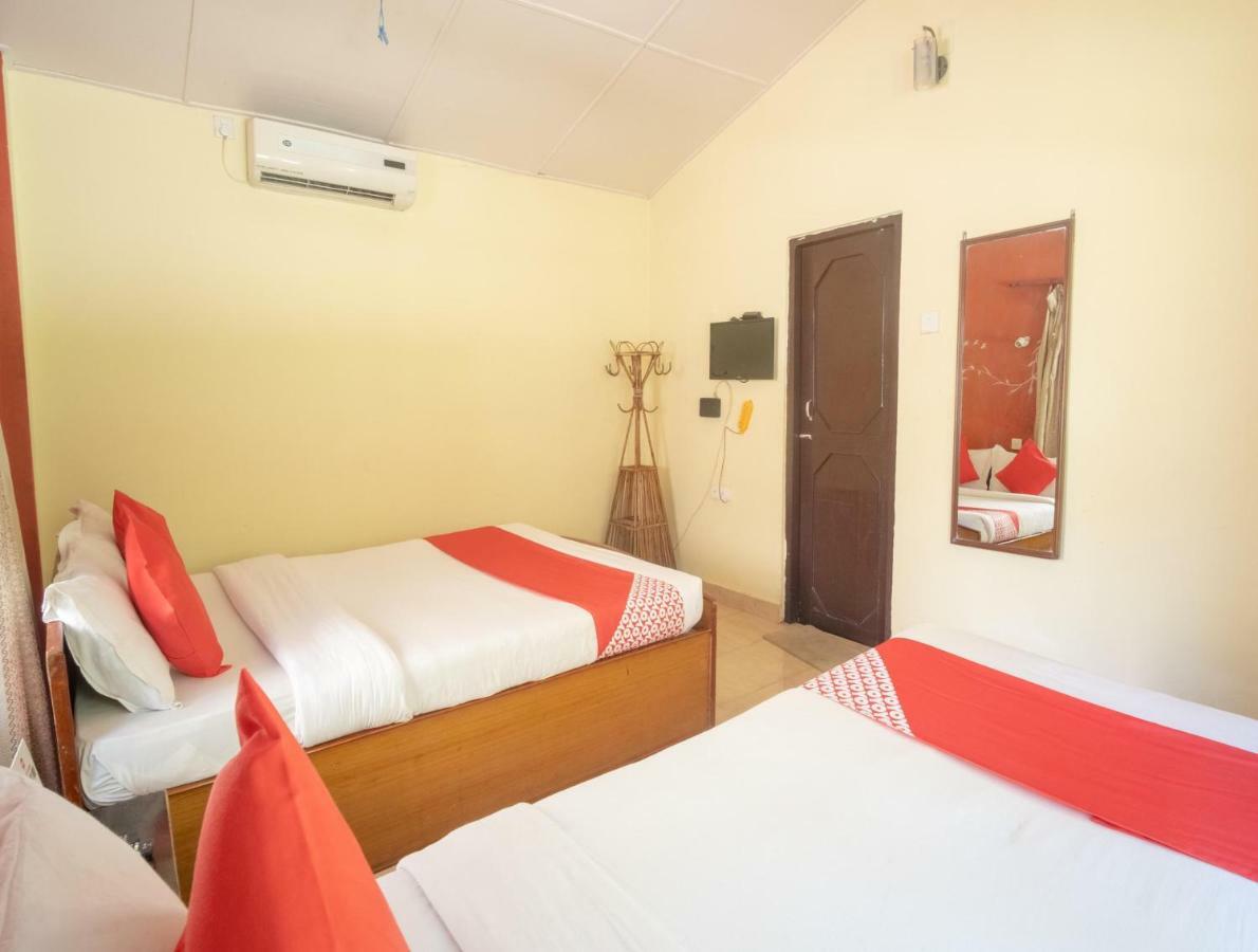 Chitwan Riverside Resort Sauraha Eksteriør bilde